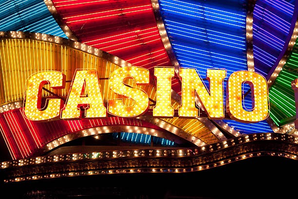 Play'n GO slot game interface on mobile phone