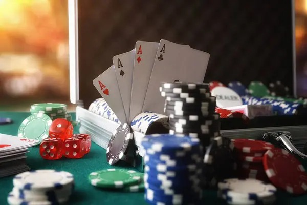 Top Trend Gaming interface on manadototo apk mobile app showing trending slots and live dealer games